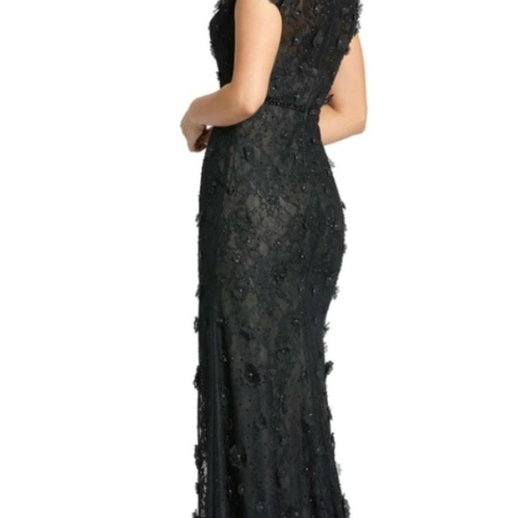 Mac Duggal/NWT Floral Applique Boat Neck Short Sleeve Gown, Black 67711 - Picture 2 of 14